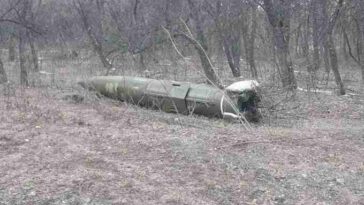 صاروخ إسكندر الروسي يفشل في إصابة هدفه وسقط بعيدًا منه