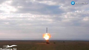 روسيا تستخدم منظومة الدفاع الساحلي باستيون التي تحمل صواريخ أونيكس Onyx لتدمير الأسلحة التي يقدمها الغرب لأوكرانيا (فيديو)