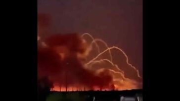 انفجار مستودعات ذخيرة في مدينة بيلغورود الروسية (فيديوهات)