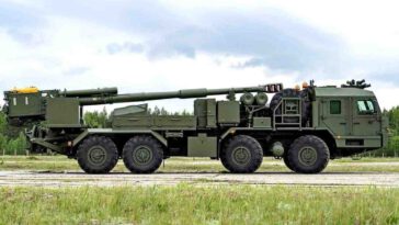 روسيا تختبر مدفع الهاوتزر ذاتي الدفع من طراز (SPH) 2S43 "Malva" الحديث