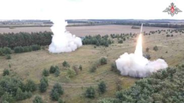 شاهد أنظمة Iskander-M الروسية وهي تطلق صواريخ كروز R-500 لتدمير الأهداف الأوكرانية