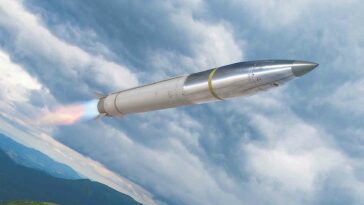 نظام هيمارس الأمريكي يطلق صاروخًا موجهًا جديدًا ممتد المدى ، جاهز تقريبًا لساحة المعركة