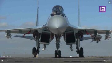 سو-35 الروسية تطلق صاروخ جو-جو طويل المدى R37-M لإسقاط طائرة مقاتلة أوكرانية (فيديو)