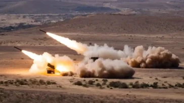 إيران تزعم أنها أنتجت صواريخ كروز بمدى يزيد عن 1600 كيلومتر