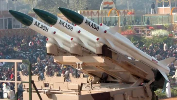 مصر تُظهر اهتمامًا كبيرًا بشراء أنظمة الدفاع الجوي "عكاش" وطائرات "تيجاس" ومنصات أخرى من الهند