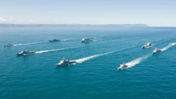 الصين وروسيا وإيران تجري مناورات بحرية مشتركة في خليج عمان