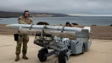 أوكرانيا تحصل على الصاروخ الخداعي ADM-160 الأمريكي الصنع