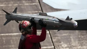 أوكرانيا ستحصل على صواريخ AIM-9 جو-جو من كندا لتحدي الطائرات الروسية