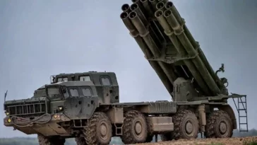 روسيا تصنع صواريخ MLRS أخف وأبعد مدى من خلال استبدال المعدن بالبوليمر