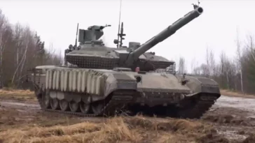 وصفها بوتين بأنها الأفضل في العالم.. كم خسرت روسيا من دبابة من طراز T-90M حتى الآن في أوكرانيا؟