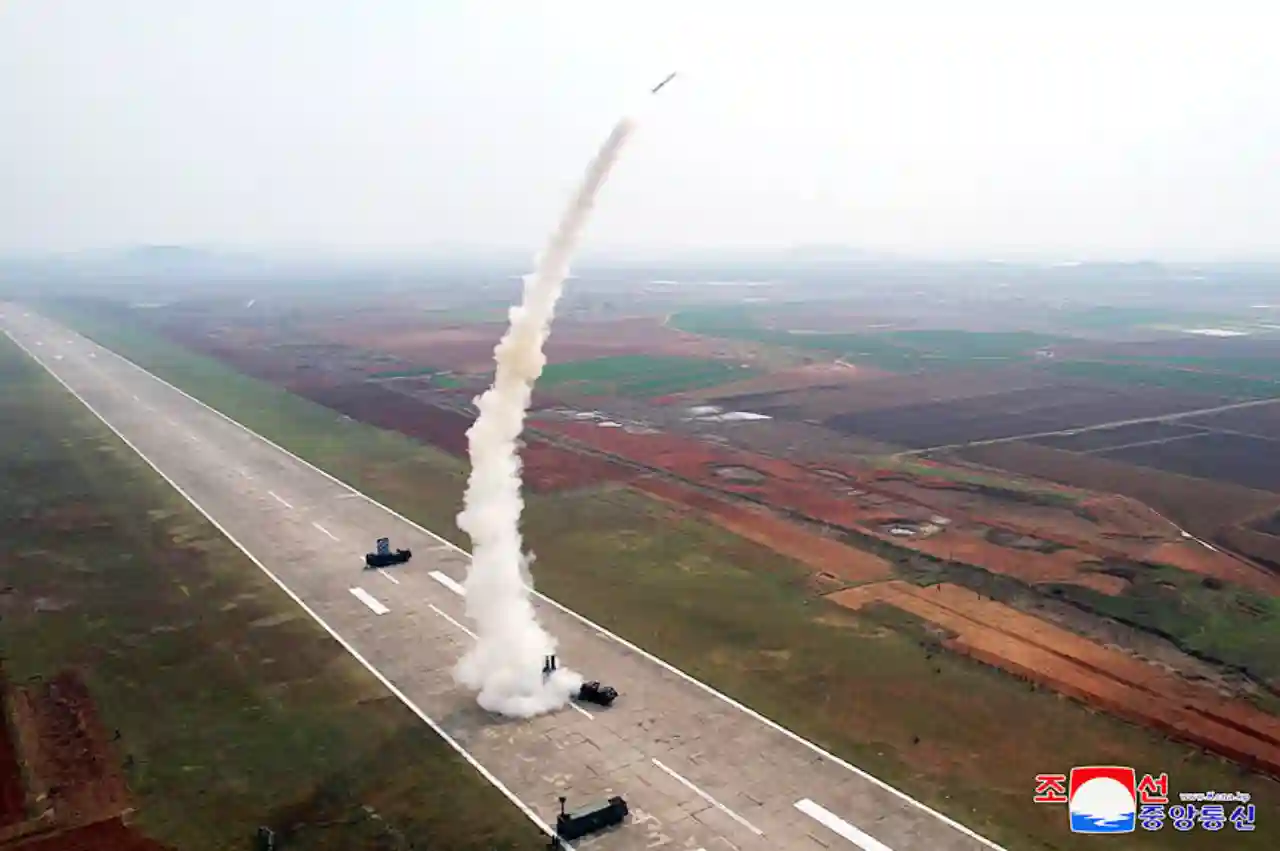 كوريا الشمالية تختبر رأسًا حربيًا كبيرًا للغاية لصاروخ كروز الاستراتيجي Hwasal-1 Ra-3