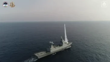 INS Magen تقوم بإطلاق نظام الدفاع البحري C-Dome. الصورة: الجيش الإسرائيلي