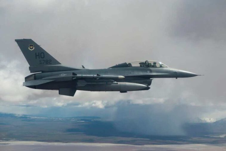 سلاح الجو الأمريكي يدرس شراء مقاتلات F-16