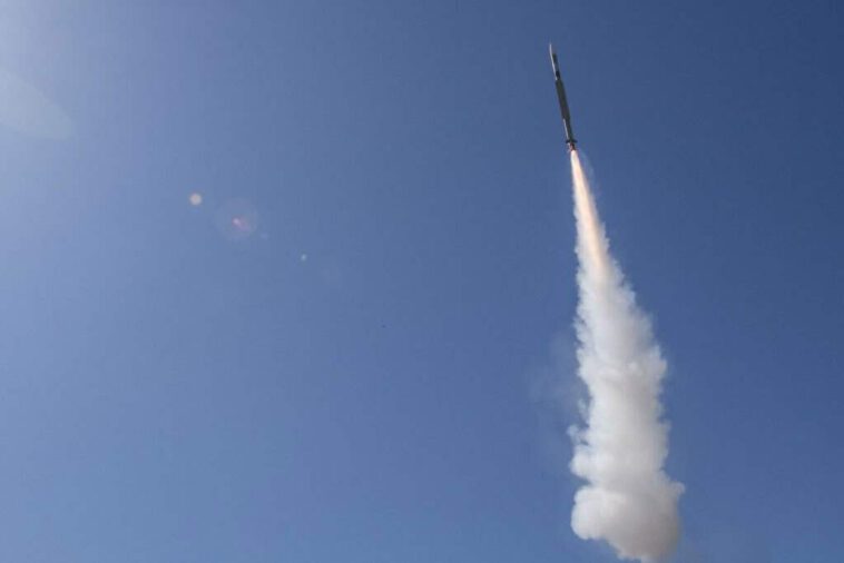 MBDA تتلقى أول عقد تصديري للجيل الجديد من صواريخ الدفاع الجوي المتطورة CAMM-ER من زبون مجهول يعتقد أنه مصر