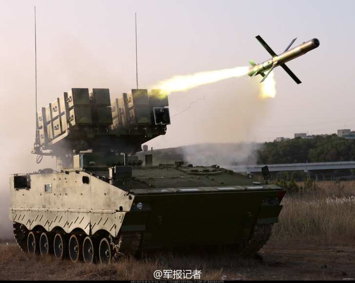 الجيش الصيني ينشر لأول مرة فيديو إطلاق الصاروخ HJ-10 المضاد للدبابات المستنخ من صاروخ سبايك الإسرائيلي