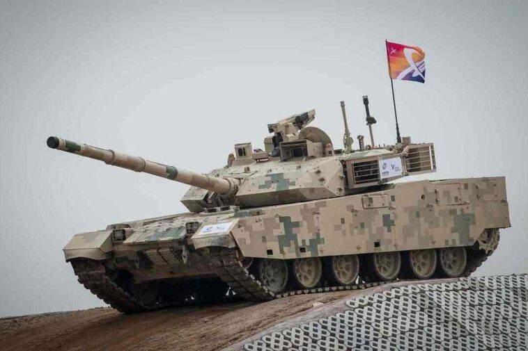 الصين تنتج دفعة جديدة من دبابات VT4 لباكستان