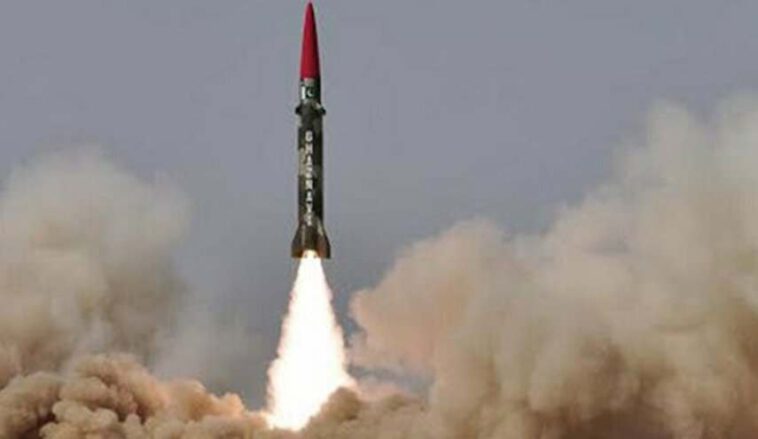 باكستان تجري تجربة ناجحة لإطلاق صاروخ باليستي أرض-أرض من طراز "شاهين-1 إيه" يصل مداه إلى 900 كيلومتر