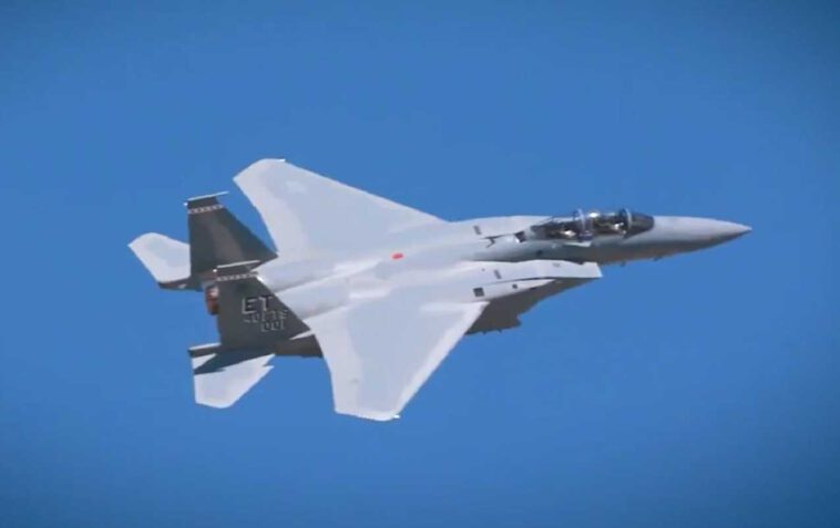 بوينغ تنشر مقطع فيديو جديد لطائرة F-15EX