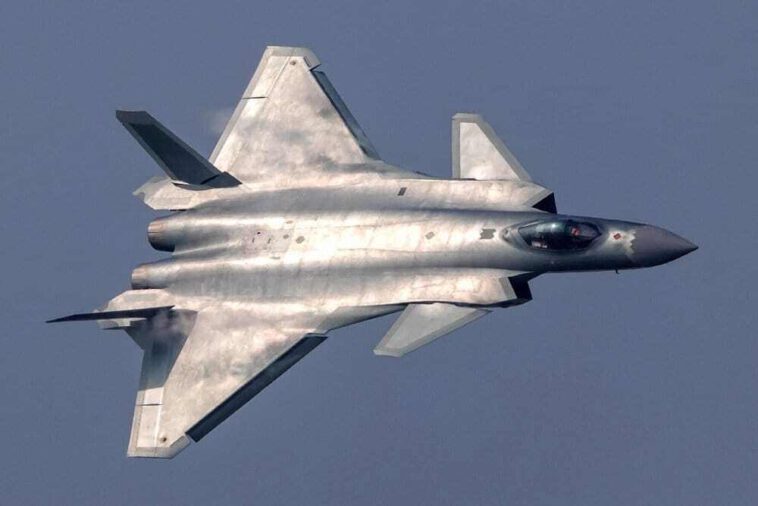القوات الجوية لجيش التحرير الشعبي الصيني تطلب المزيد من الطائرات المقاتلة الشبح Chengdu J-20