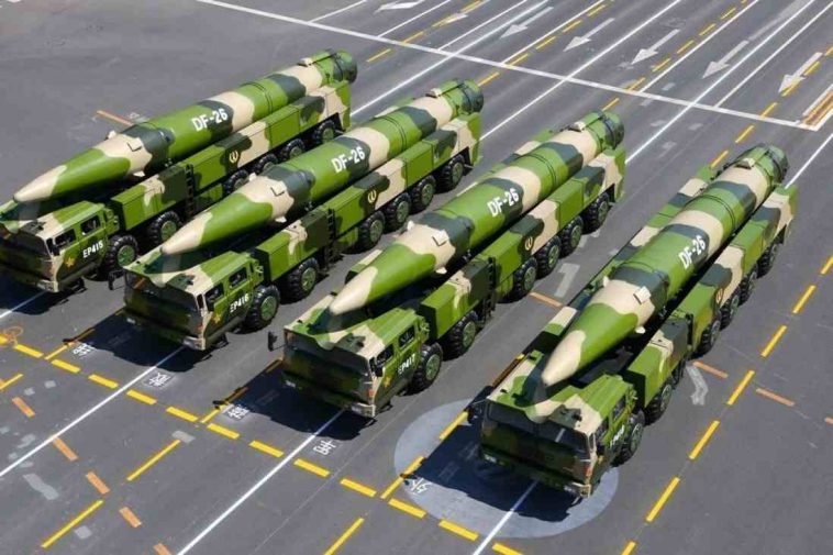 القوة الصاروخية الصينية تختبر صواريخ DF-26 البالستية "قاتلة حاملات الطائرات"