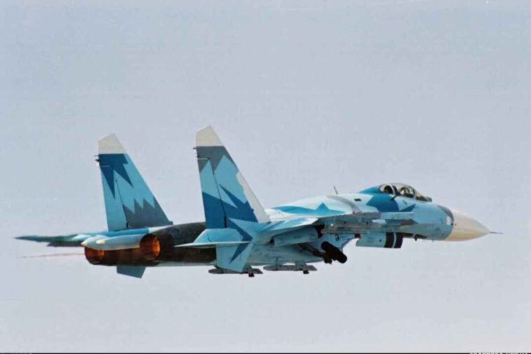 سلاح الجو الإثيوبي يحرك مقاتلاته من طراز Su-27S