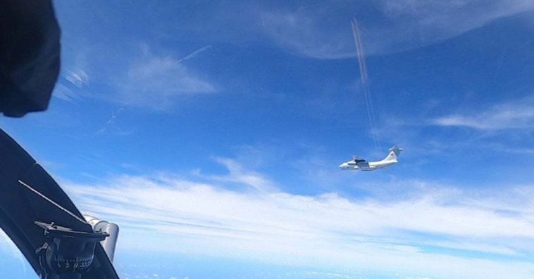 في استعراض للقوة،، الصين ترسل 16 طائرة عسكرية فوق المياه المتنازع عليها في بحر الصين الجنوبي بالقرب من ماليزيا