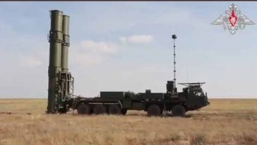 روسيا تطلق صواريخ منظومة الدفاع الصاروخي S-500 "بروميثيوس"