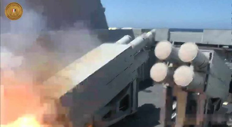 صواريخ إكسوسيت بلوك 3 وهاربون بلوك 2 وطوربيد سي هاك تحقق إصابات مباشرة خلال المناورة قادر على الهواء مباشرة