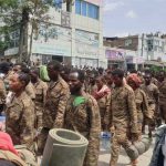 في فيديو مُذل للجيش الإتيوبي.. جبهة تحرير تيغراي تستعرض أكثر من 7000 أسير من الجيش الإثيوبي