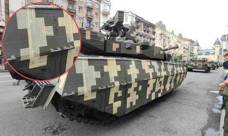 الجيش الأوكراني يضع شريط لاصق على دبابة T-84BM Oplot على أساس أنه تمويه رقمي