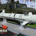 روسيا تكشف عن النسخة التصديرية من صاروخ جديد للمروحيات الهجومية الروسية من طراز Izdeliye 305-E