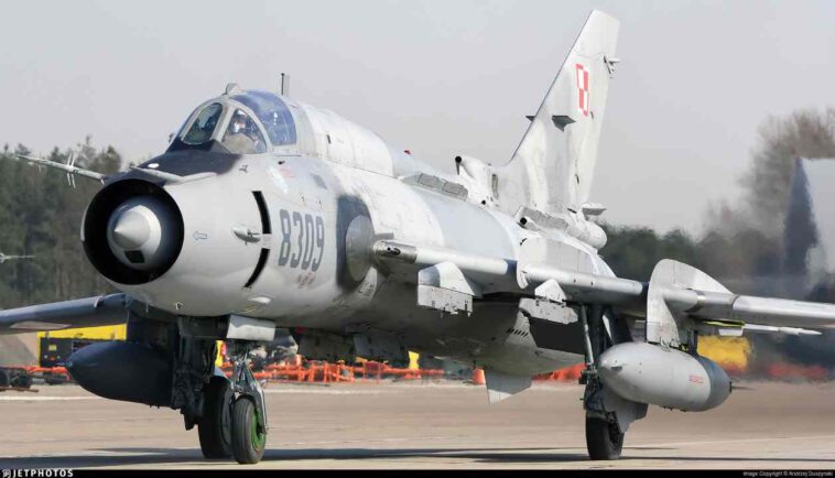 طالبان تستولي على قاذفتين من طراز Su-22M4 على الأقل