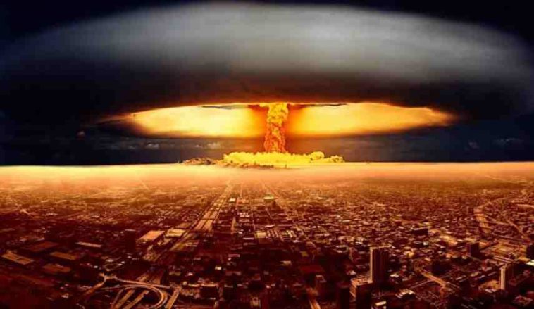 في مثل هذه اليوم،، ألقيت القنبلة الذرية الثانية فوق ناغاساكي من قبل الولايات المتحدة