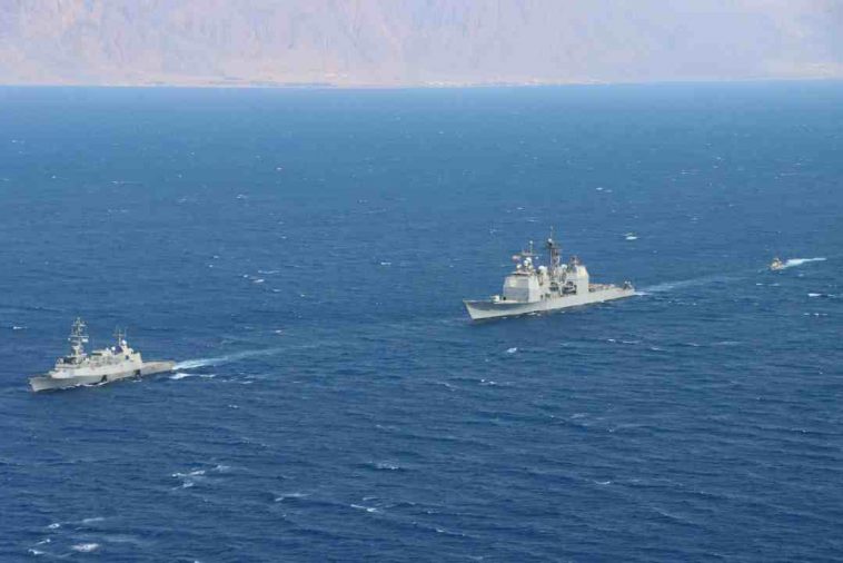 البحرية الإسرائيلية تُجري مناورة مشتركة مع الأسطول الخامس الأمريكي