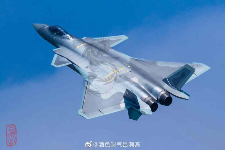الصين تكشف رسميًا عن المواصفات الأساسية لطائرة الجيل الخامس J-20