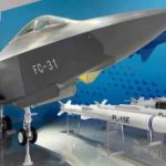 الصين تكشف عن صواريخ وقنابل موجهة لطائرة الشبح التصديرية FC-31 في معرض تشوهاي الجوي