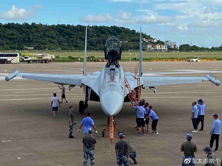 الصين تكشف عن طائرة حرب إلكترونية مقاتلة جديدة من طراز J-16D