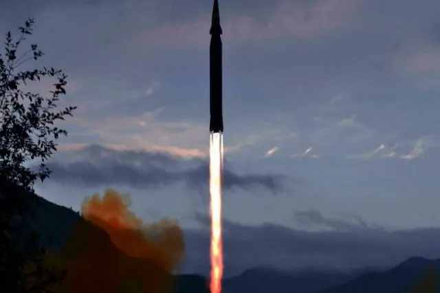 صاروخ كوريا الشمالية الفرط صوتي يمتلك رأس حربي انزلاقي