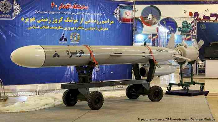 إيران تطور صاروخ كروز بمدى 2000 كيلو متر