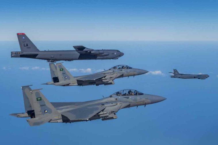 تعزيز كبير للقوات الجوية السعودية. بعد الهاربون، الولايات المتحدة توافق على بيع مئات من صواريخ BVR القوية لمقاتلات التفوق الجوي السعودية F-15