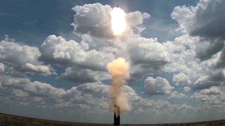 روسيا تكشف عن نظام الصواريخ الجديد S-550