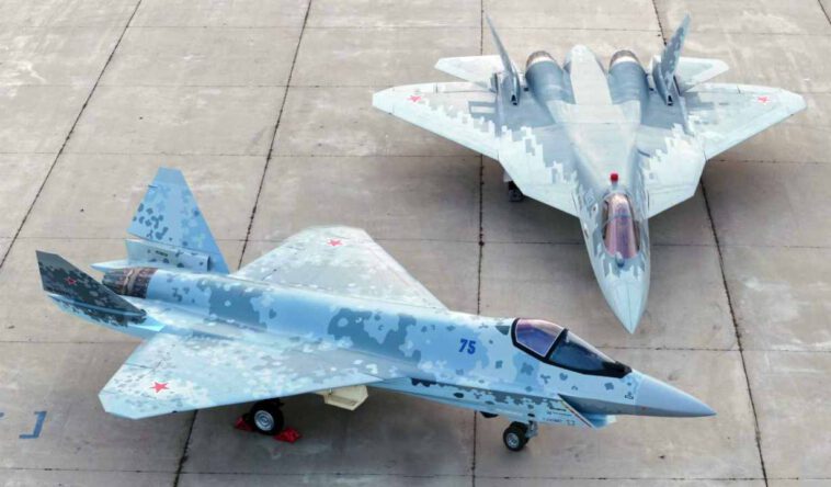 صور حديثة تقارن حجم الطائرتين المقاتلتين الروسيتين الحديثتين Su-57 Felon و Su-75 Checkmate