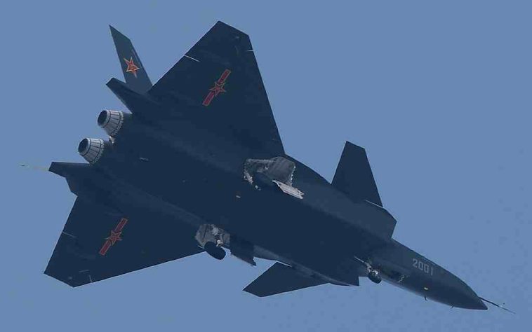 الصين تحظر تصدير مقاتلات Chengdu J-20
