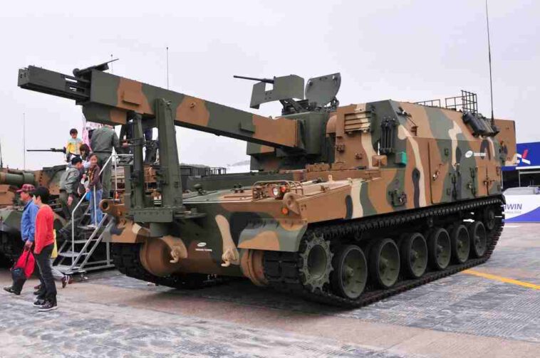 بعد مدفع K-9 المتطور ، الجيش المصري يحصل على حقوق صنع المدرعة الكورية الجنوبية K-10 ARV محليًا