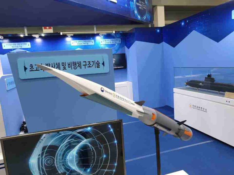كوريا الجنوبية تكشف عن نموذجها الأولي لصاروخ كروز فرط صوتي