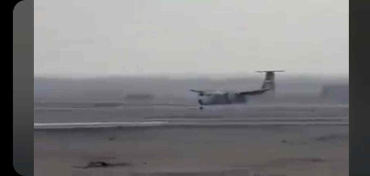 لقطات توضح براعة الطيار المصري أثناء هبوط اضطراري بالعجلة الأمامية فقط لطائرة DHC-5 Buffalo