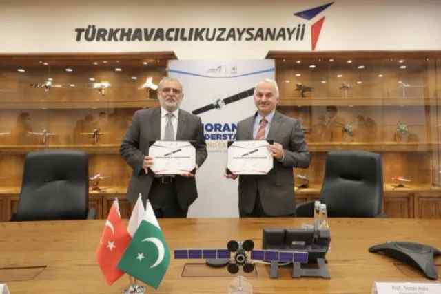 تركيا وباكستان تطوران الأقمار الصناعية بشكل مشترك