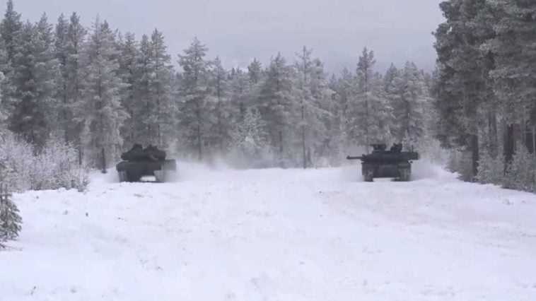 شاهد سباق مثير بين الدبابة الكورية K2 Black Panther والدبابة الألمانية Leopard 2A7V في إطار المنافسة على مناقصة نرويجية بقيمة 2 مليار دولار