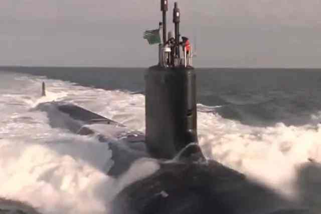 البحرية الروسية تكتشف غواصة نووية أمريكية في المياه الإقليمية الروسية: وزارة الدفاع الروسية