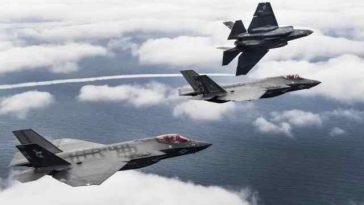 الولايات المتحدة تسارع الزمن لانتشال مقاتلة F-35C في بحر الصين الجنوبي خوفًا من وصول الصين إليها